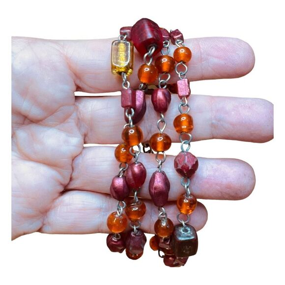 Vintage 80s Beaded Bracelet Red Silver Tone Metal Chain Link Glass - Picture 2 of 5